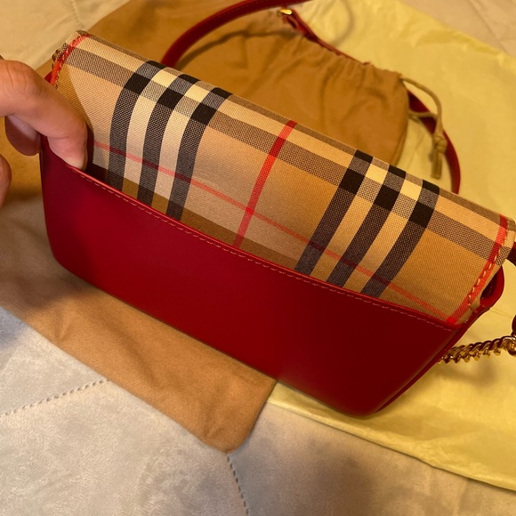 Burberry Purse - Picture 7 of 16